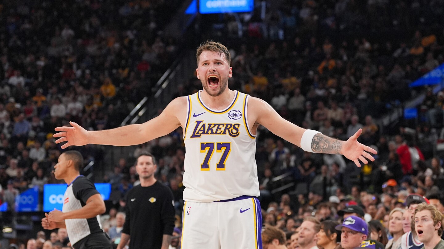 Luka Doncic exits Lakers vs. Clippers game with leg injury