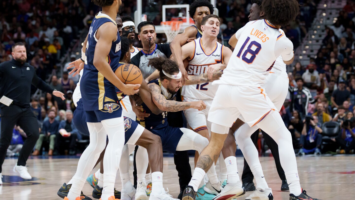 Pelicans guard Jose Alvarado and Suns center Mark Williams ejected after fight