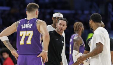Deandre Ayton likely to return, JJ Redick tries to limit Lakers' injuries