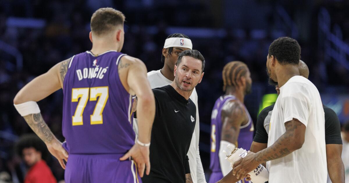 Deandre Ayton likely to return, JJ Redick tries to limit Lakers' injuries
