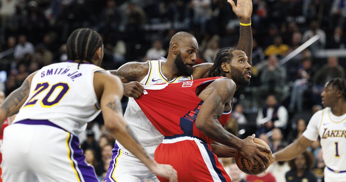 Lakers' defense will get a Christmas Day test vs. Rockets