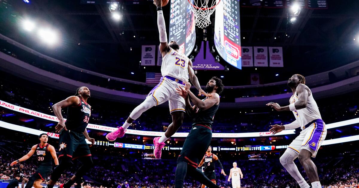The King is back as Lakers hold off the 76ers