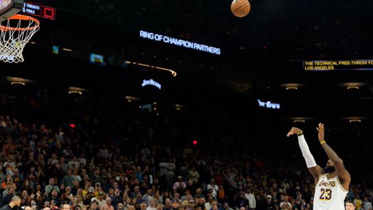 Lakers outlast Suns down the wire behind late free throws from LeBron James