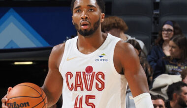 Mitchell drops 43 points to lead Cavs past Pacers