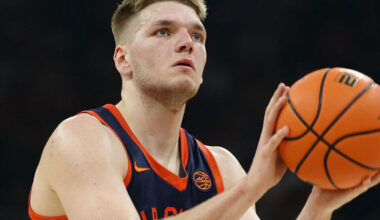 De Ridder scores career-high 27 as No. 21 Virginia routs American