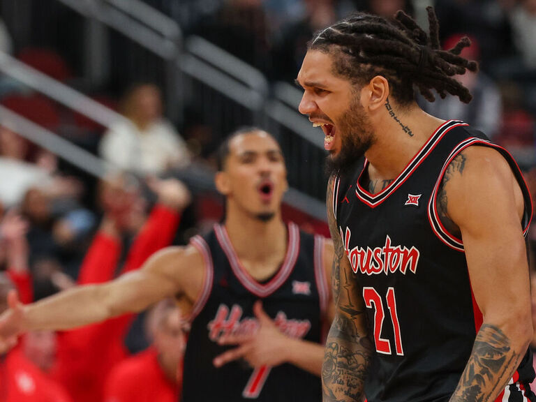 Sharp scores 22 to lead No. 8 Houston past No. 14 Arkansas