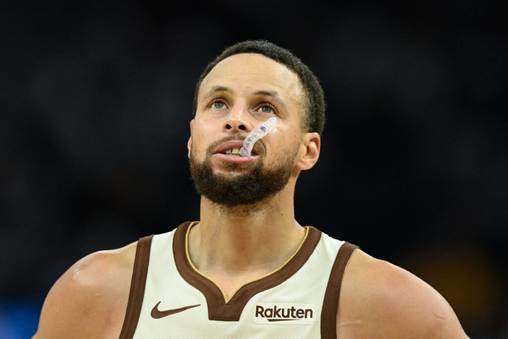 Warriors Shockingly Predicted To Cut Ties With Stephen Curry in Blockbuster Trade for $203 Million All-Star