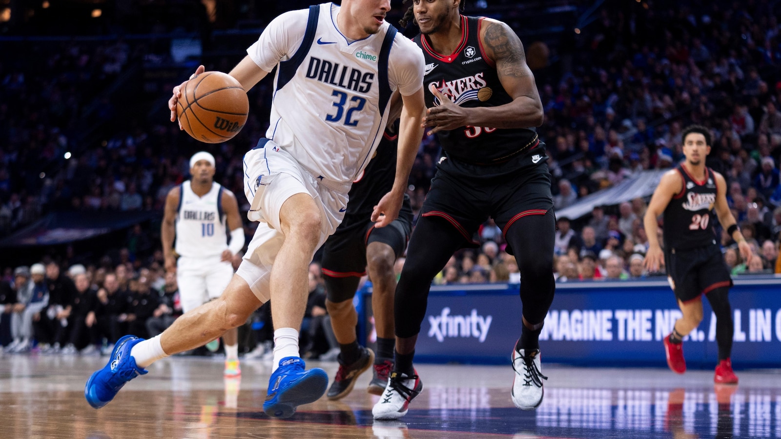 Tyrese Maxey scores 38 points to lead 76ers to 121-114 win over Mavericks