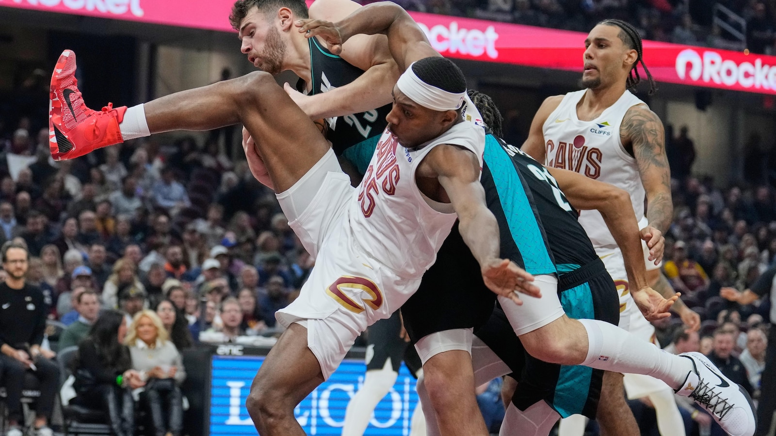 Deni Avdija scores 27 points to help the Trail Blazers beat the Cavaliers 122-110