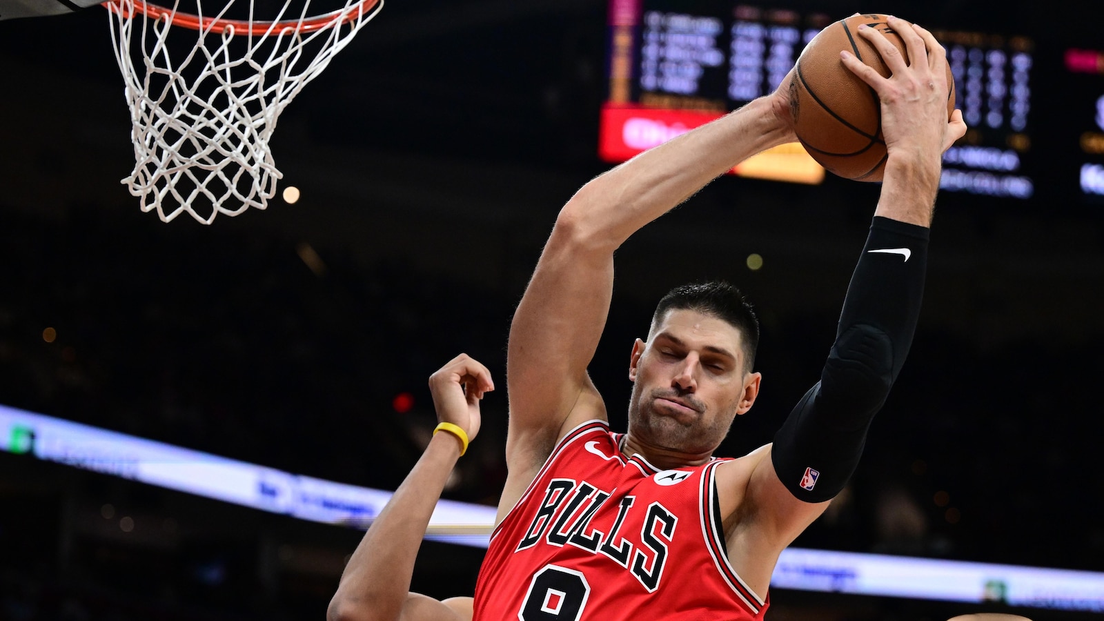 Buzelis and Vucevic score 24 apiece to lead Bulls to 136-125 victory over short-handed Cavaliers