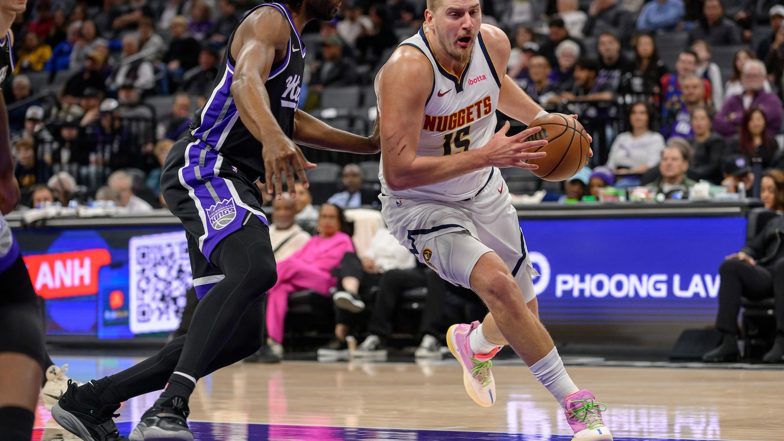 Jokic has 36 points and 12 boards as Nuggets rout Kings 136-105 for 11th straight road win