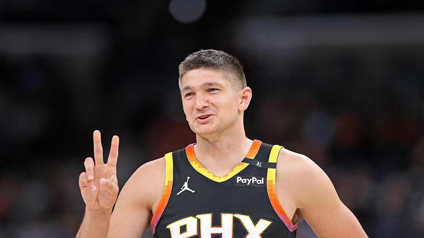 Phoenix Suns v Memphis Grizzlies