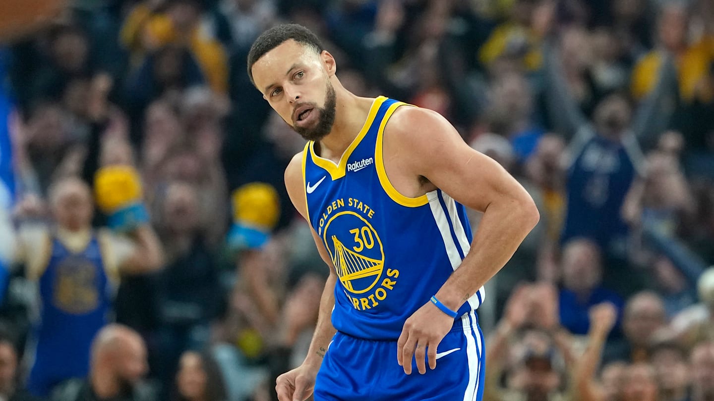 Minnesota Timberwolves v Golden State Warriors