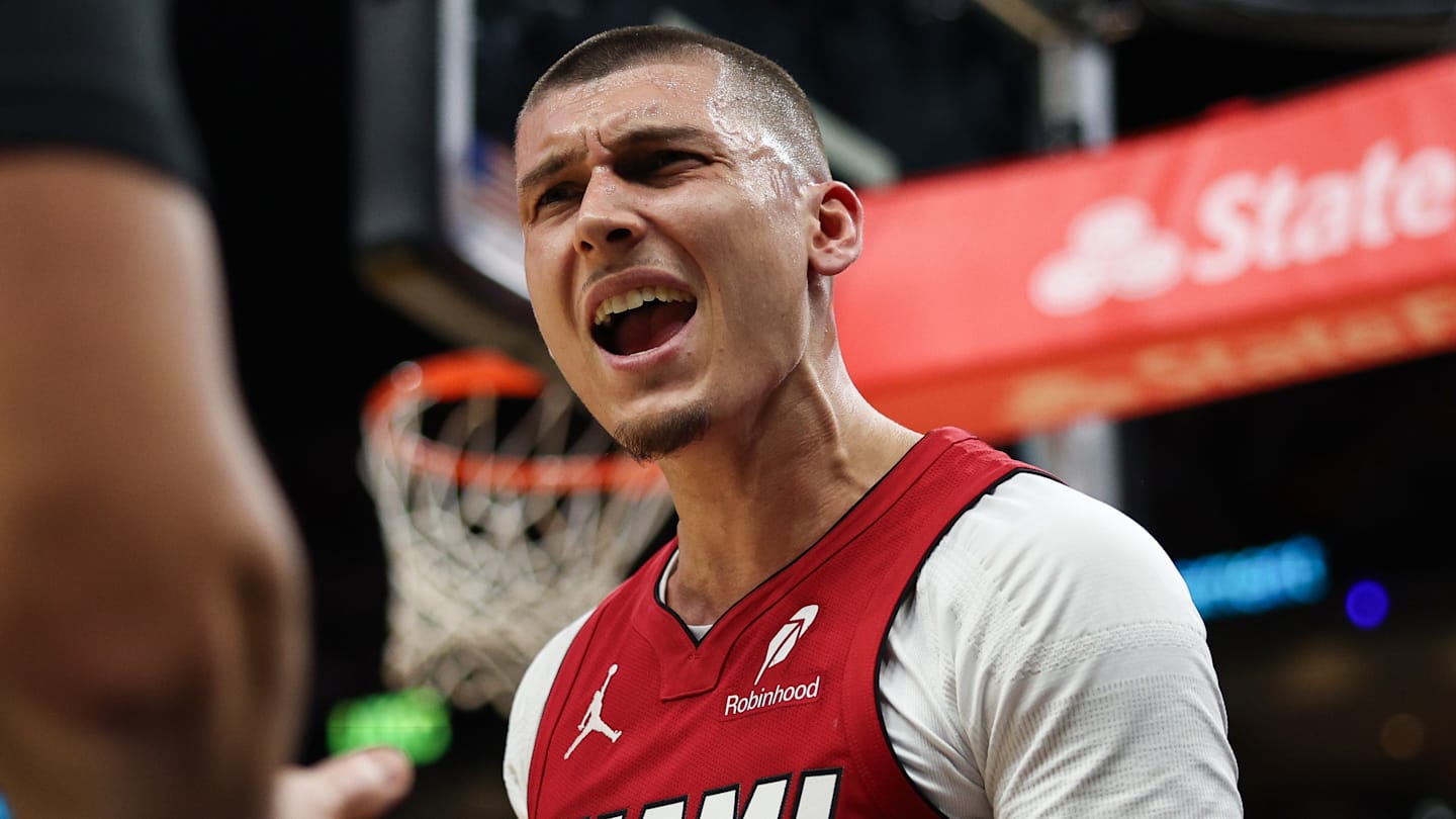 Phoenix Suns v Miami Heat