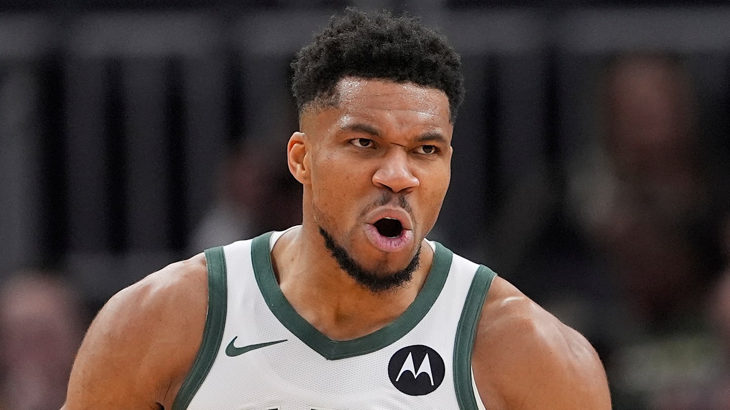 Washington Wizards v Milwaukee Bucks