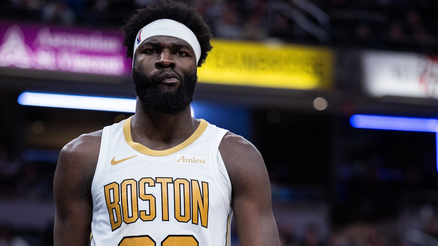 Illness continues to limit Celtics center