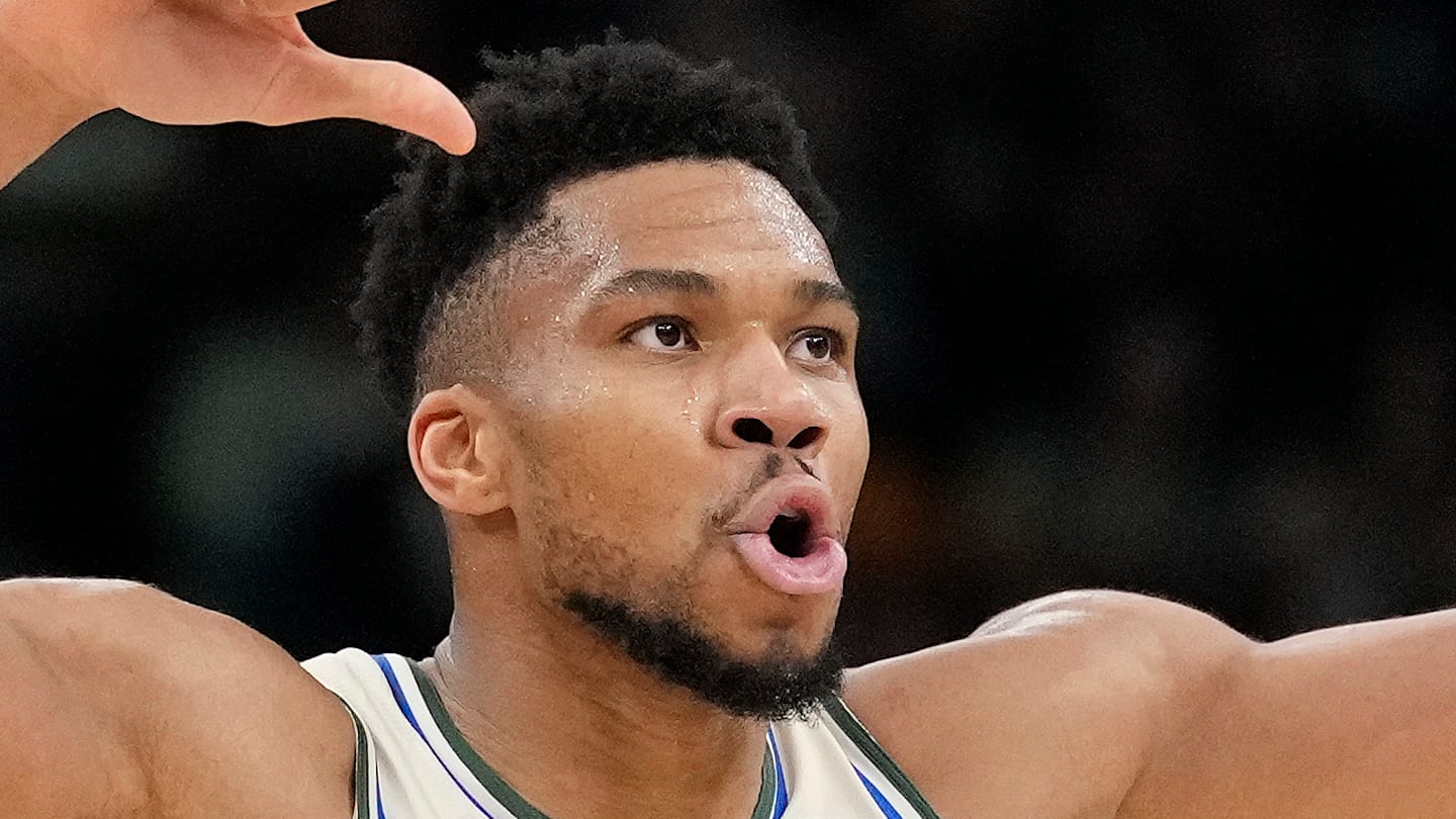 Minnesota Timberwolves v Milwaukee Bucks