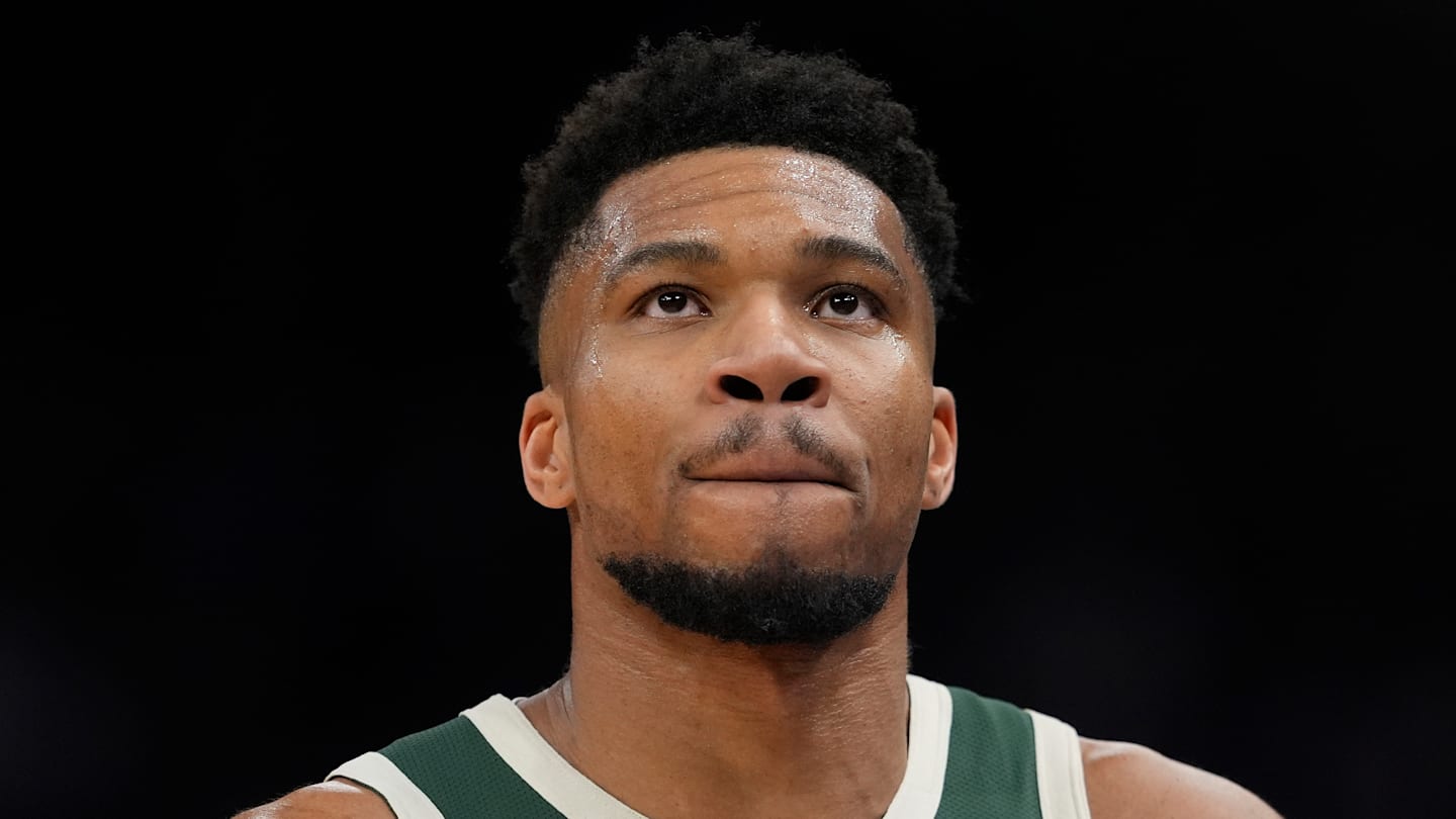 Oklahoma City Thunder v Milwaukee Bucks