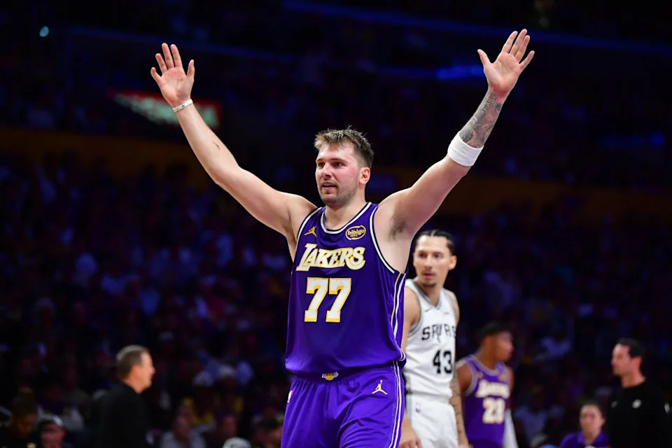 Los Angeles Lakers guard Luka Doncic (77).© Gary A&period; Vasquez-Imagn Images