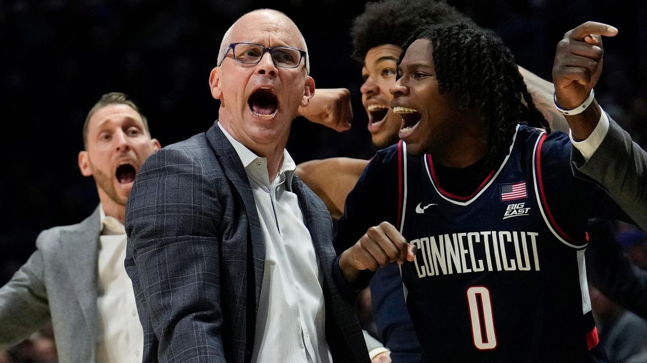 No. 4 UConn beats Xavier 90-67 behind Mullins and Karaban