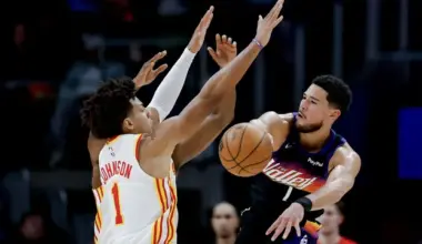 Atlanta beats Phoenix, Suns lose star Booker to injury