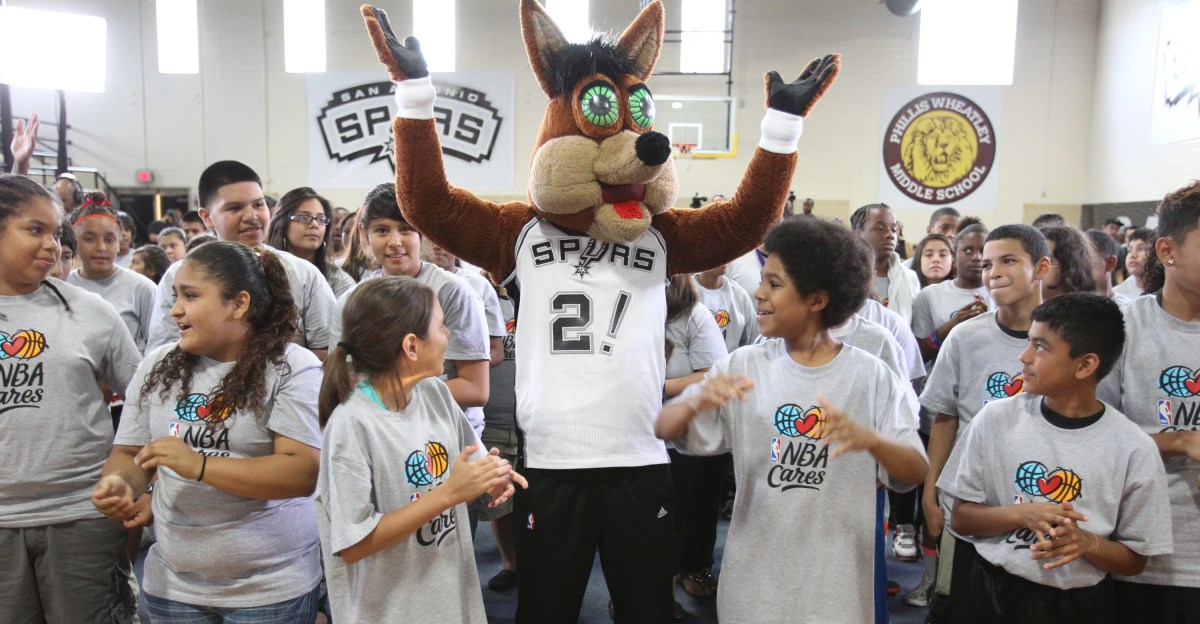 Join the Spurs and PtR for the Sesame Street Fan Experience