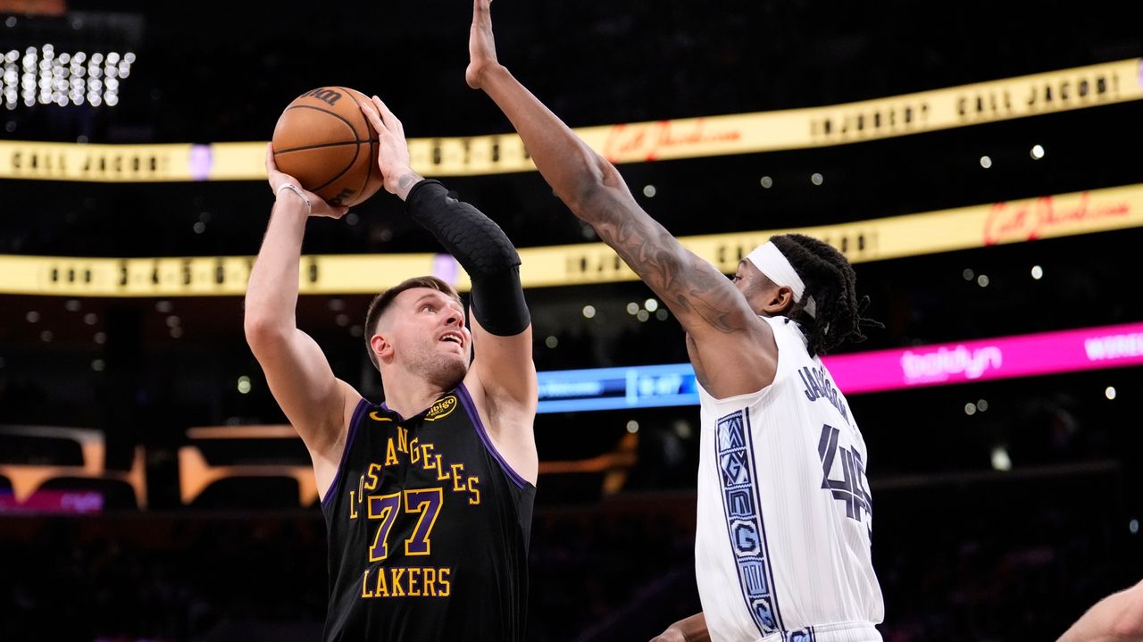 Doncic and James score 30+ each for 1st time this season in Lakers' 128-121 win over Grizzlies