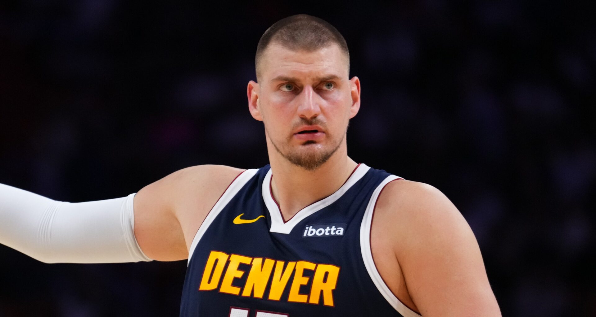 Nuggets Urged To Make Emergency Trade For Jokic Replacement