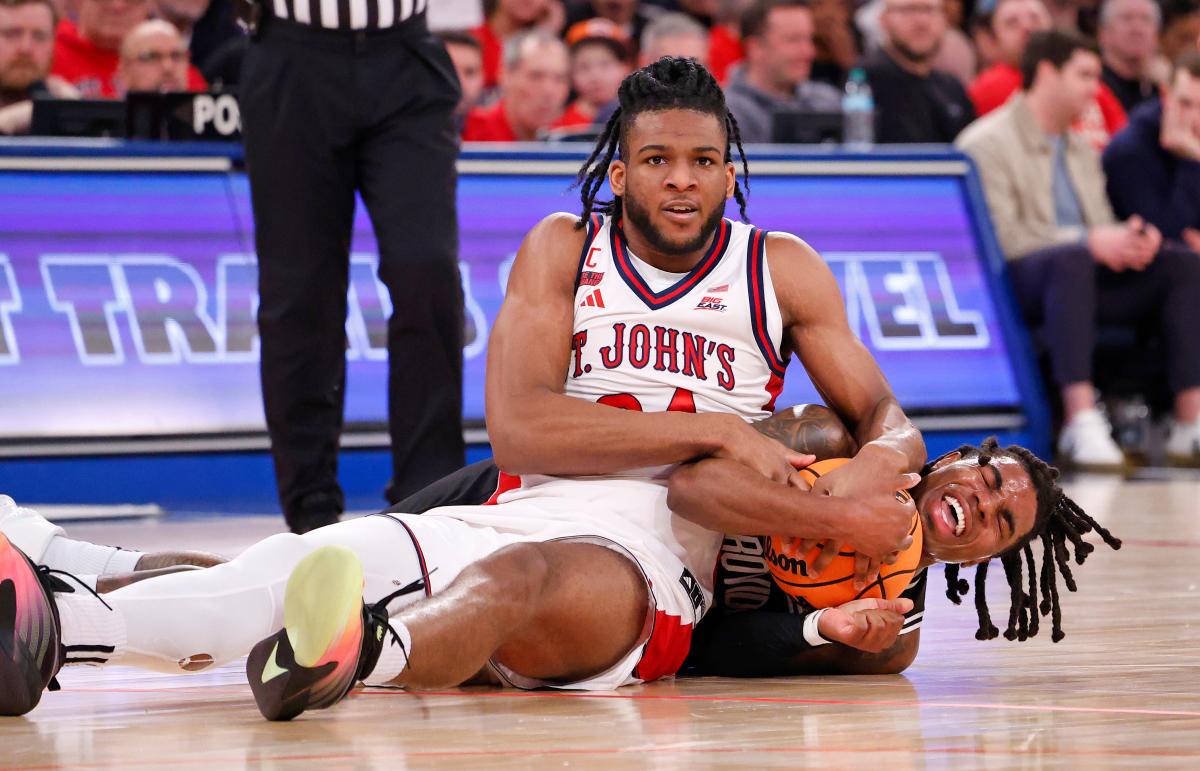 St. John's blows 13-point lead in dreadful loss to Providence