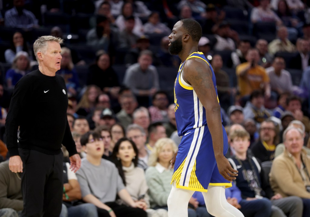 Despite Draymond Green's latest early exit, Warriors still find way to win