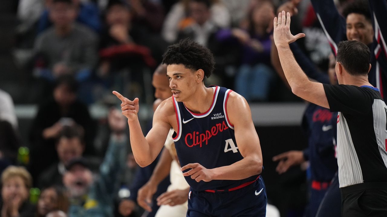 From unknown to memorable: Kobe Sanders' breakout game against the Warriors