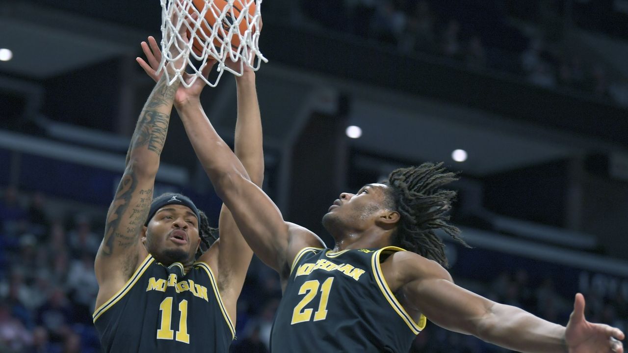 Cason leads No. 2 Michigan to 74-72 win over Penn State
