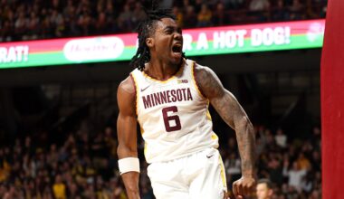 Gophers MBB Stuns #19 Iowa at The Barn