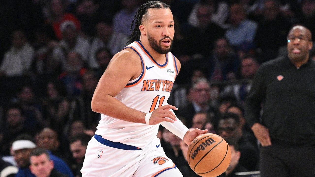 Karl-Anthony Towns, Jalen Brunson lead Knicks over Suns to snap their four-game skid