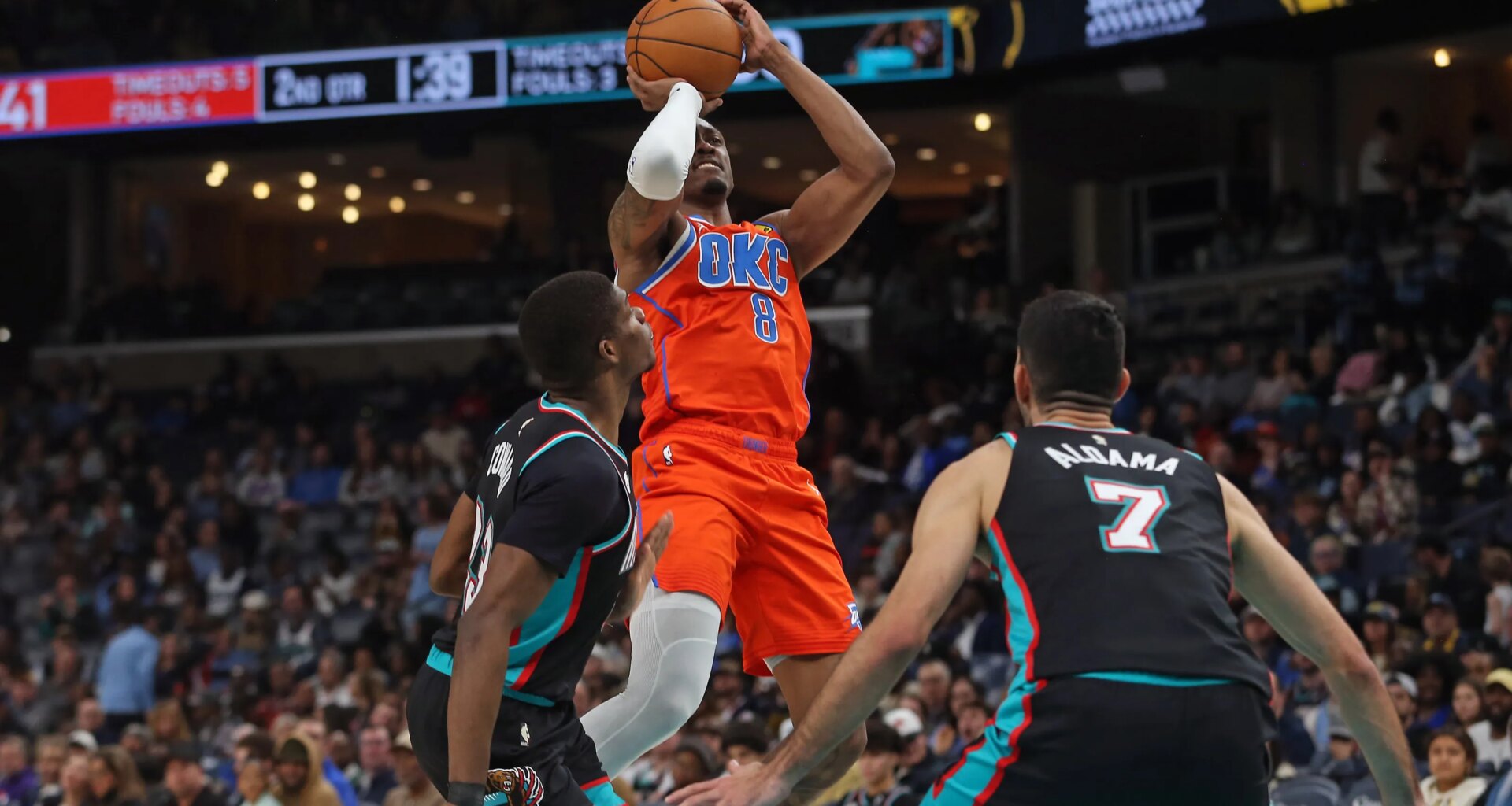 Best images from Thunder's 117-116 win over Grizzlies