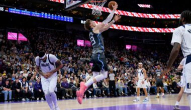 Mavs' oft-injured Anthony Davis to miss time with ligament damage in hand