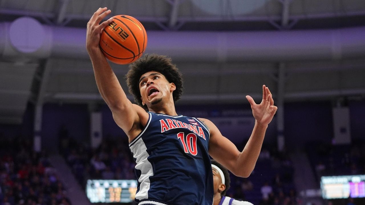 No. 1 Arizona stays undefeated as Koa Peat scores 20 points in an 86-73 win at TCU