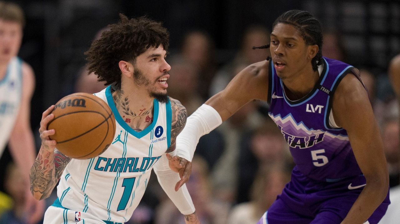 Hornets build a 47-point lead in the 1st half and rout the Jazz 150-95