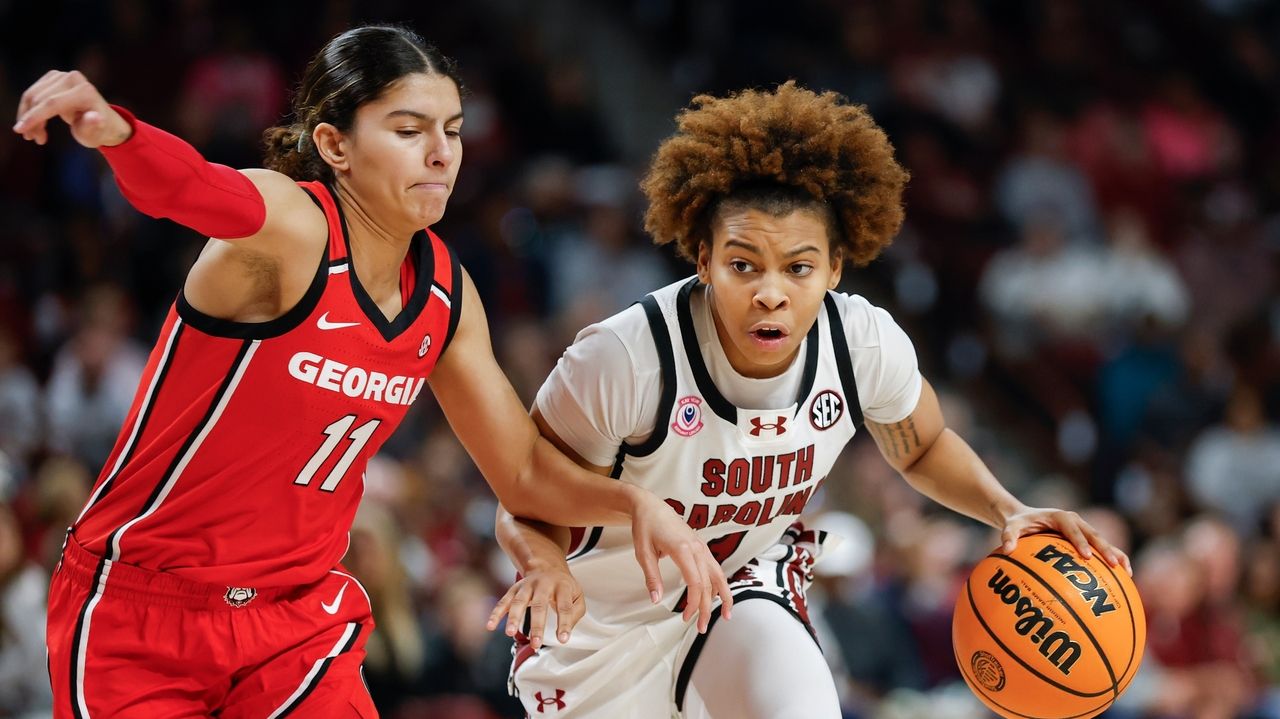 Okot, Edwards lead sluggish No. 3 South Carolina to 20th straight win over Georgia 65-43