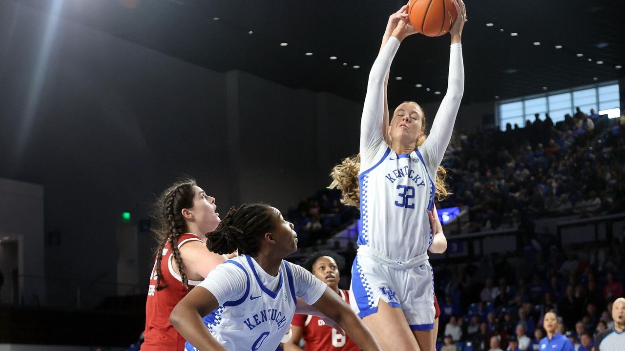 Morgan helps Kentucky rally from 13-point deficit to beat Oklahoma 63-57