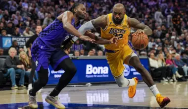 Monk scores 26 as Kings top Lakers 124-112
