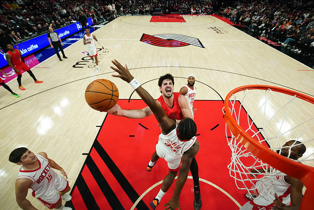 PORTLAND, OR - JANUARY 9: Deni Avdija #8 of the Portland Trail Blazers drives to the basket during the game against the Houston Rockets on January 9, 2026 at the Moda Center Arena in Portland, Oregon. NOTE TO USER: User expressly acknowledges and agrees that, by downloading and or using this photograph, user is consenting to the terms and conditions of the Getty Images License Agreement. Mandatory Copyright Notice: Copyright 2026 NBAE (Photo by Soobum Im/NBAE via Getty Images)