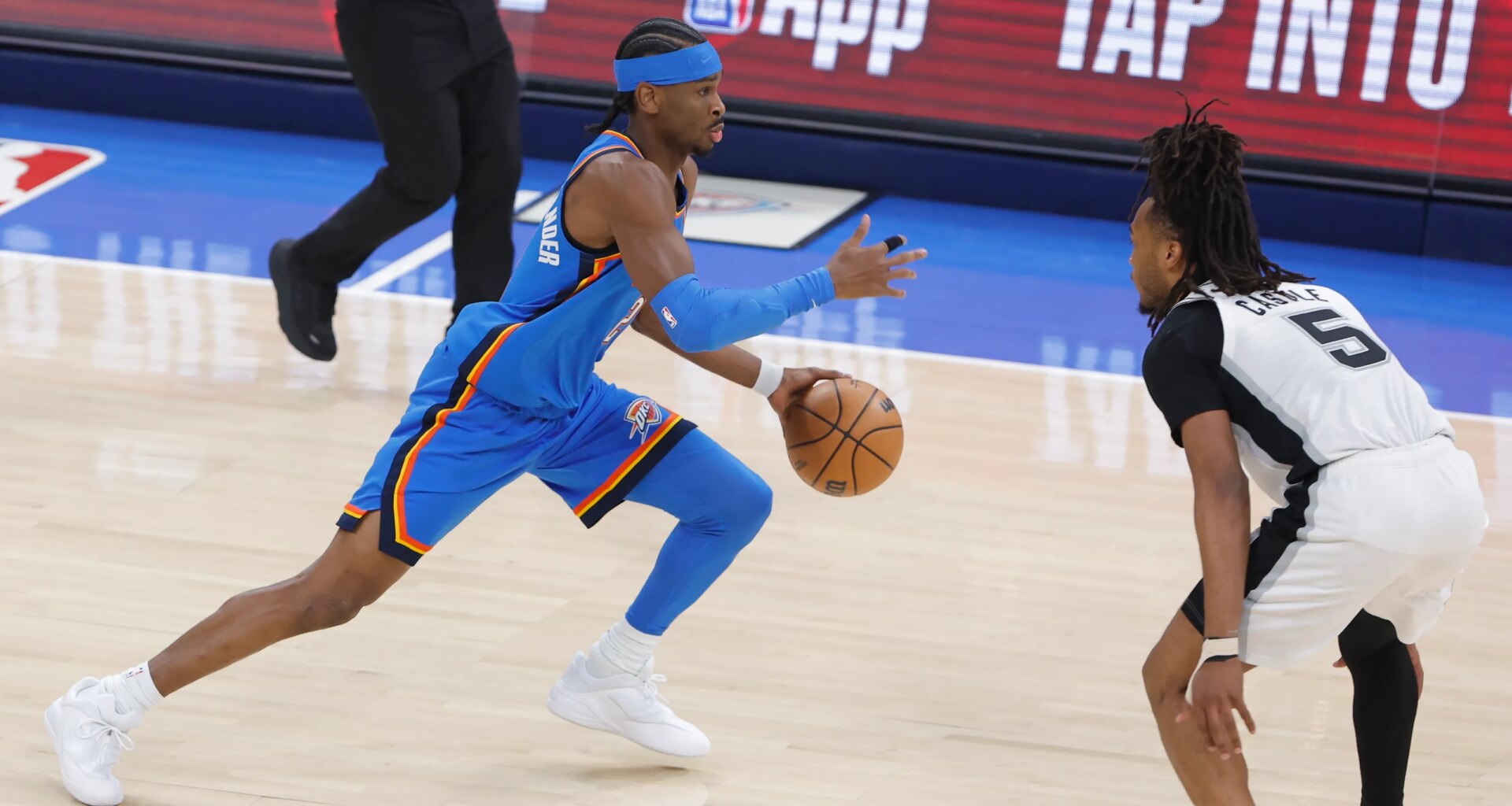 Thunder finally get one in 119-98 win over Spurs