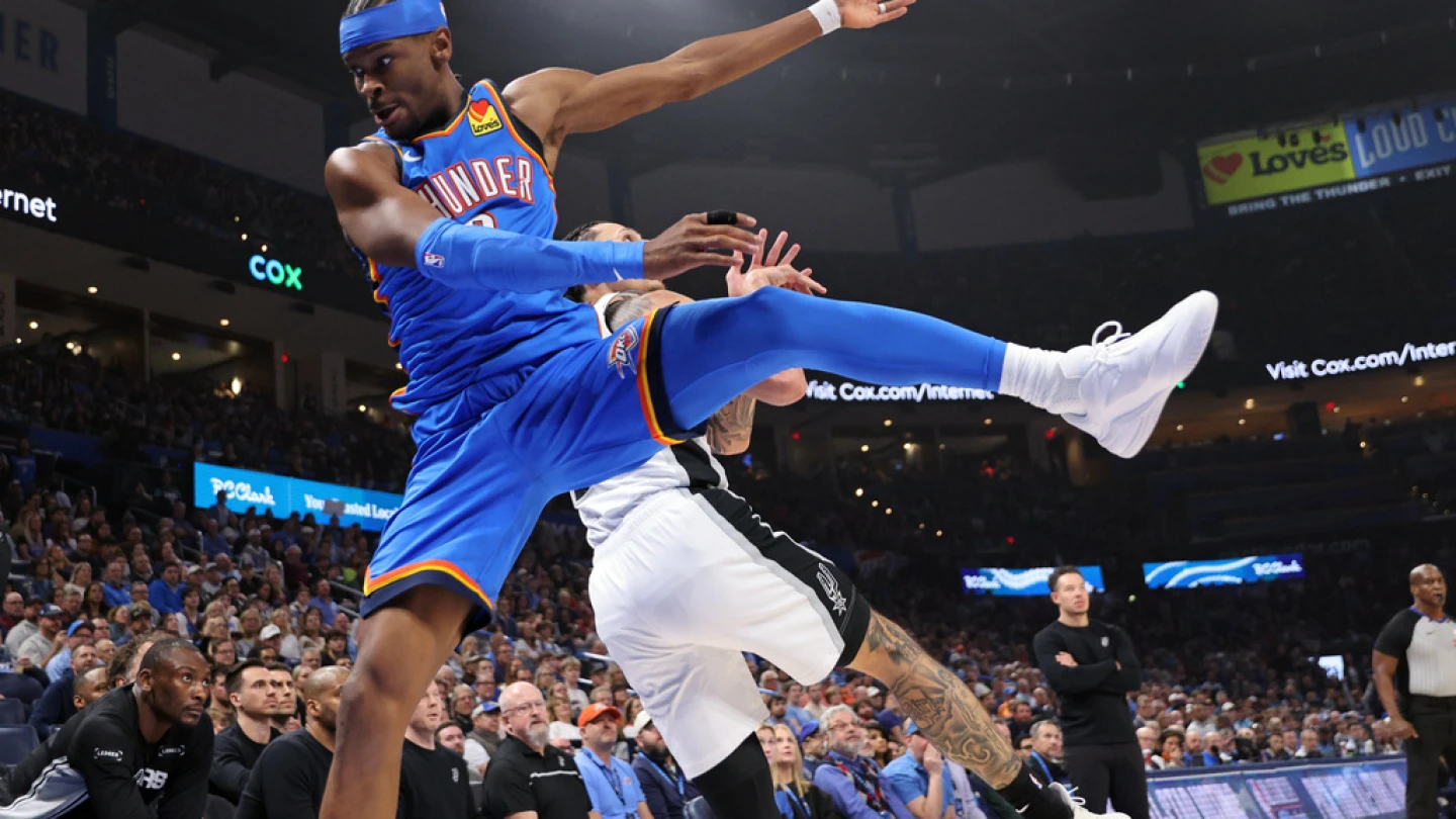 Thunder hit another gear, overpower Spurs after halftime