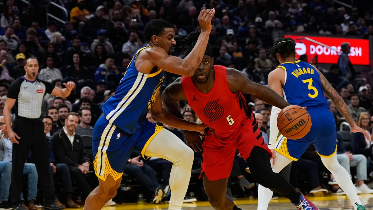 Warriors run away for 119-97 win over the Trail Blazers, who played without their leading scorer