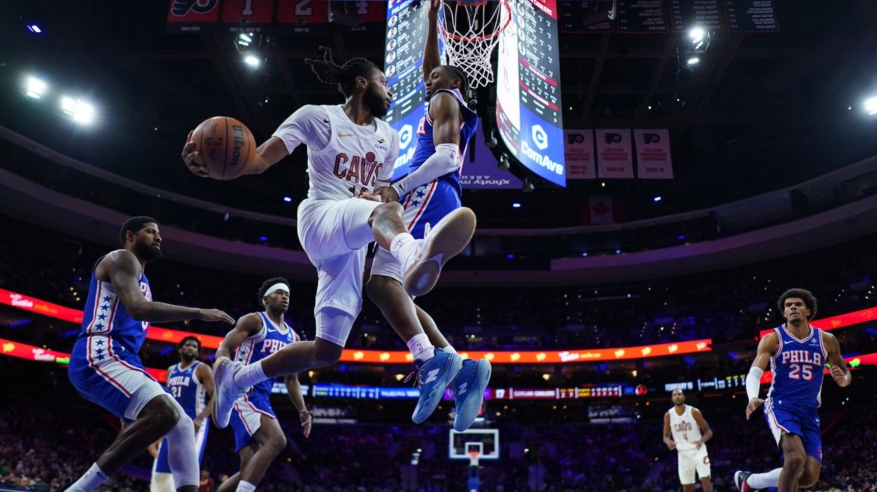 Cavaliers' Darius Garland suffers another foot injury in win over 76ers