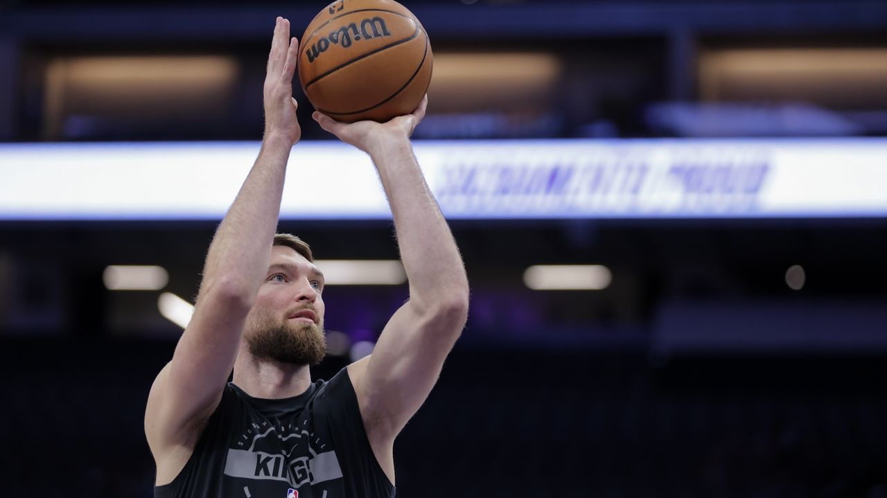 Kings star Domantas Sabonis returns against Wizards after missing 27 games because of knee injury