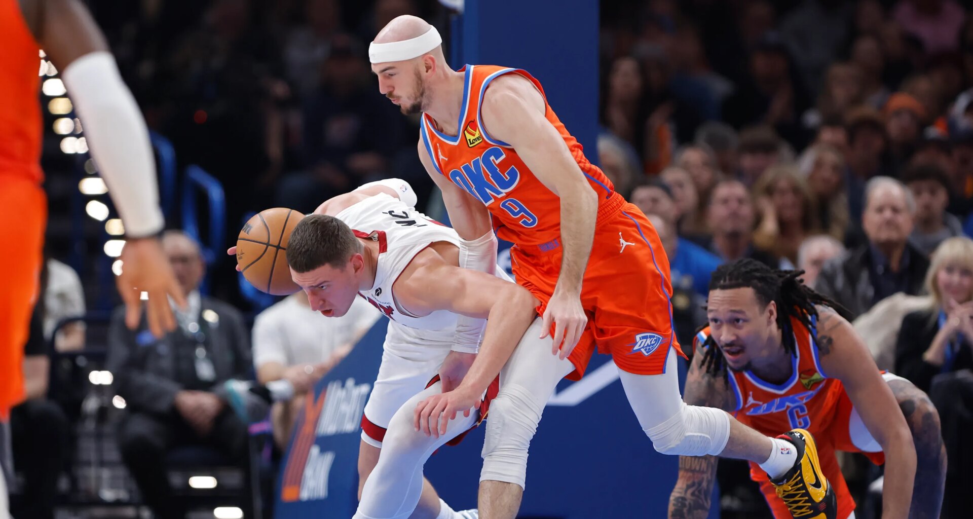 Live updates, highlights for Saturday's game