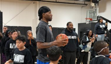 Kawhi Leonard hosts youth basketball clinic in Toronto