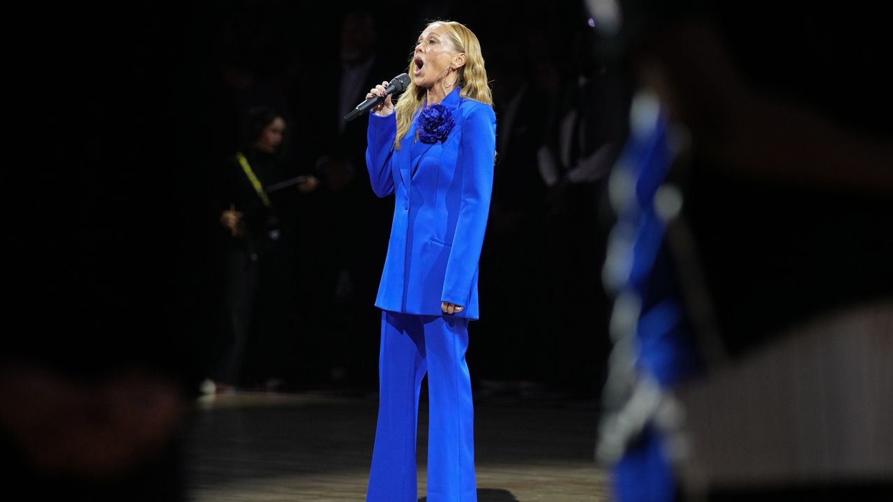 Heckler yells 'leave Greenland alone!' during US national anthem at NBA game in London